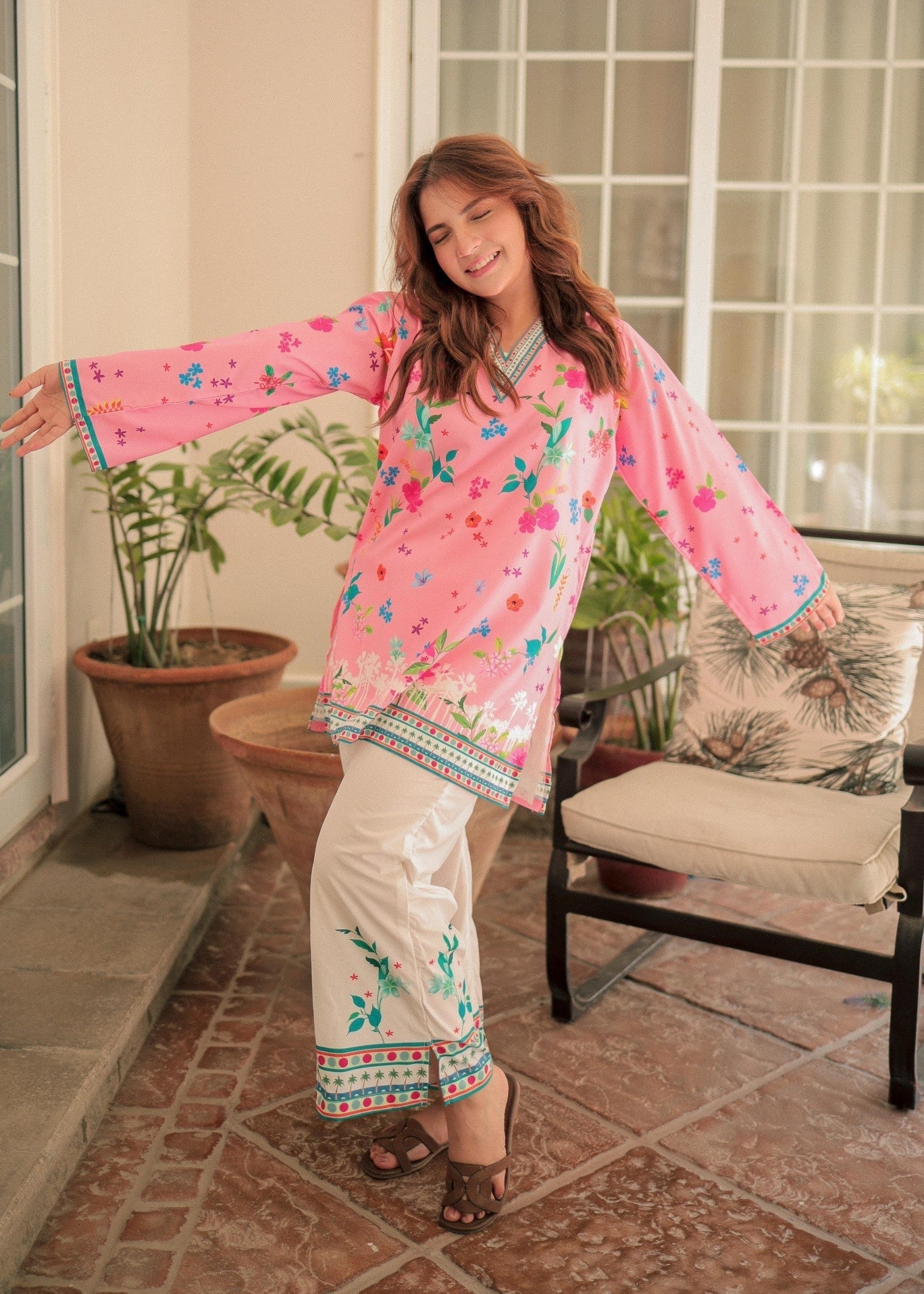 Premium Bloom Dhaga 2‑Piece Co‑Ord Set with Floral Thread work – Pink Tunic and Ivory Trousers